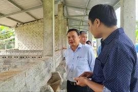 Thứ trưởng Lê Văn Thanh kiểm tra dự án đầu tư từ nguồn vốn chương trình MTQG tại huyện Nam Giang (Quảng Nam). Ảnh: TN