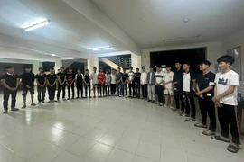 25 thanh niên ‘chơi ngông’, vô cớ xông vào quán đuổi đánh khách. Ảnh: CA