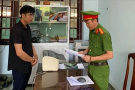 Phó giám đốc giúp giám đốc doanh nghiệp lập khống hồ sơ. Ảnh: CA