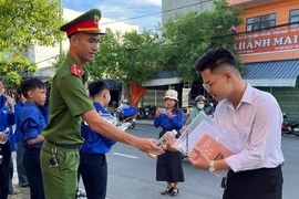 200 cán bộ Công an Quảng Nam đồng hành cùng thí sinh thi THPT.
