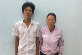 2 vợ chồng đi trộm gà bị công an phát hiện, chồng bỏ chạy để vợ lại hiện trường.
