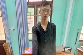 Thanh niên đột nhập tiệm điện thoại trộm 17 iPhone