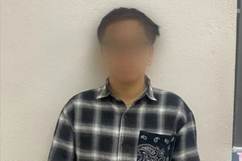 Dựng chuyện bị cướp giật để xin tiền mua điện thoại mới