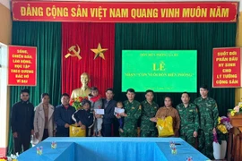 Hai con của đôi vợ chồng nghi bị sạt lở vùi lấp ở Đà Nẵng được biên phòng nhận nuôi