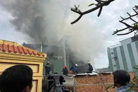 Cháy nhà trong khu dân cư ở Đà Nẵng