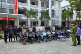 Công an làm rõ nhóm thanh niên vô cớ truy đuổi, tấn công người đi đường. Ảnh: CA