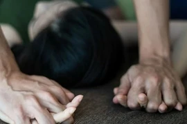 Xác minh tin báo cháu gái 15 tuổi bị hai người xâm hại trong phòng trọ