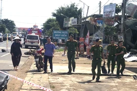 Hiện trường vụ xe container lao vào nhà dân khiến 3 người tử vong