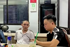 Đang ở cùng bạn gái trong khách sạn ở TP.HCM thì bị công an bắt