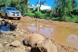 Bộ Giao thông vận tải đề nghị Đắk Lắk xử lý nhà thầu chậm tiến độ