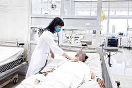 Uống hơn 100 viên thuốc hướng thần, người phụ nữ bất tỉnh