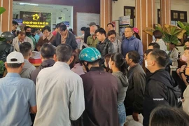 Người dân Đắk Lắk đi nộp hồ sơ đất đai từ 3 giờ sáng, cán bộ tăng giờ làm