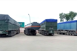 CSGT Đắk Lắk mật phục, bắt xe đầu kéo chở cát quá tải gần 300%