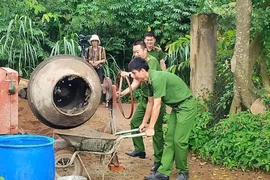 Công an làm phụ hồ, giúp hàng ngàn hộ dân xóa nhà tạm