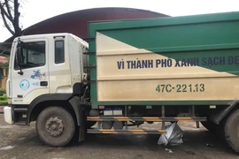 Xe chở rác tông trúng một học sinh tử vong trong khuôn viên trường