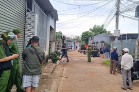 Nhiều cảnh sát truy bắt kẻ sát hại 4 người trong gia đình vợ hờ