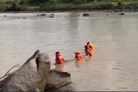 3 học sinh rủ nhau tắm sông bị nước cuốn trôi, chỉ 1 em được cứu 