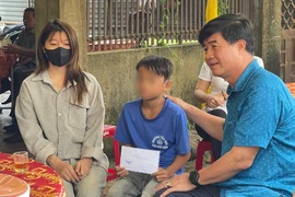 Biểu dương bé trai dũng cảm cứu bạn thoát chết trong vụ sát hại 4 người ở Đắk Lắk