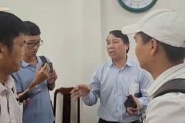 Giám đốc bệnh viện nói lý do bật khóc vụ tính 'khống' tiền điều trị tán sỏi