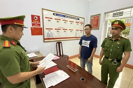 Cựu phó phòng ngân hàng lừa đảo 4,8 tỉ đồng, 'nướng' tiền vào đầu tư tài chính