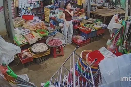 Công an thông tin vụ cô gái ngất xỉu giữa chợ sau khi tiếp xúc người lạ