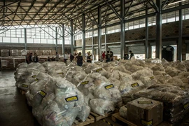 Venezuela đóng cửa biên giới với đảo Hà Lan để chặn viện trợ