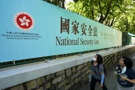 Trung Quốc dọa trả đũa khi ông Trump tước ưu đãi Hong Kong