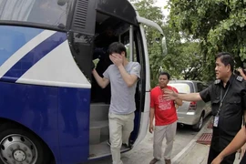 Philippines buộc gần 3.000 người Trung Quốc ở quá hạn rời đi 