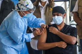 Mỹ lên án việc sử dụng vaccine COVID-19 cho mục đích chính trị