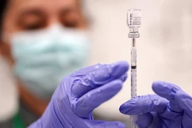 Pfizer bắt tay thử nghiệm thuốc uống ngừa COVID-19