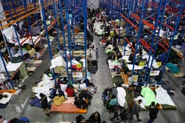 Ba Lan cáo buộc Belarus đưa người di cư trở lại biên giới sau khi dẹp lều trại