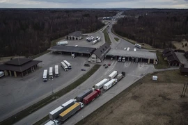 Latvia, Lithuania cấm người lái ô tô đăng ký ở Nga nhập cảnh