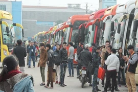 Khuyến khích người dân sử dụng phương tiện công cộng