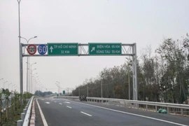 Đi ngược chiều trên cao tốc không thoát khỏi 'mắt thần'