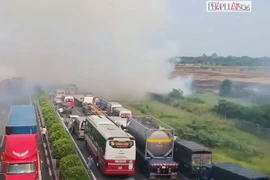 Thủ tướng: Ngăn người dân đốt lửa khu vực giao thông