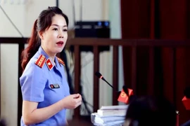 Vụ BS Lương: Luật sư và VKS tranh luận căng thẳng