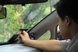 Xe không dán thẻ thu phí không dừng sẽ khó lưu thông