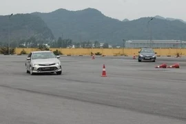 Đề xuất không cấp bằng lái ô tô chính thức cho người vừa đậu