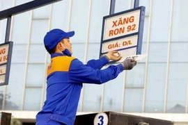 Chiều nay giá xăng dầu lại giảm