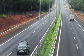 Thông tin mới vụ cấm vĩnh viễn 2 ô tô chạy trên cao tốc