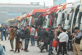Đề nghị thu hồi phù hiệu nhiều xe đi, đến Hà Nội