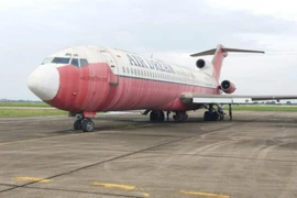Một công ty muốn dùng bánh, kẹo đổi... máy bay Boeing 727-200