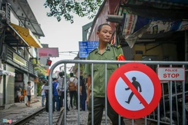 Hà Nội chính thức dẹp 'cà phê đường tàu'
