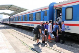 Dừng đôi tàu Bắc-Nam vì vắng khách