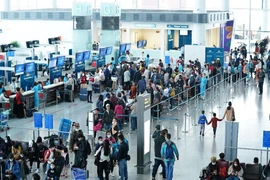 Bộ GTVT yêu cầu hạn chế các chuyến bay từ Hà Nội và TP.HCM