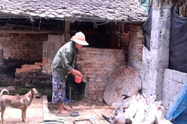 Làm rõ thông tin vận động dân không nhận tiền hỗ trợ