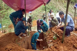 Vụ 13 mộ liệt sĩ: Khai quật lần hai vẫn không có hài cốt
