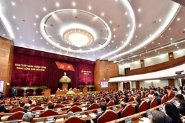 Bế mạc hội nghị Trung ương 15