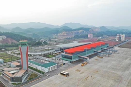 Đề nghị kéo dài thời gian đóng cửa sân bay Vân Đồn đến 3-3