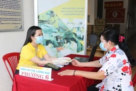 Người dân được nhận gộp hai tháng lương hưu